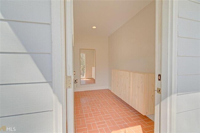 654 Schuyler Ave SE in Atlanta, GA - Building Photo - Building Photo