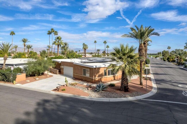 44350 Elkhorn Trail in Indian Wells, CA - Building Photo - Building Photo