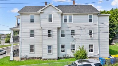 1105 N Main St in Waterbury, CT - Foto de edificio - Building Photo