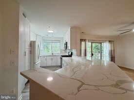 12481 Hayes Ct in Fairfax, VA - Building Photo