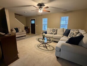 5218 Beam Lake Dr in Charlotte, NC - Building Photo - Building Photo