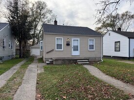 18792 Kenosha St in Harper Woods, MI - Building Photo