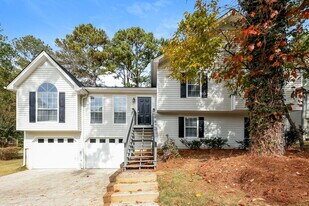1622 Cumberland Club Rd SW in Marietta, GA - Building Photo