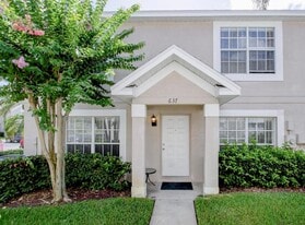 637 Kensington Lake Cir in Brandon, FL - Building Photo