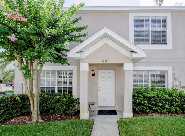 637 Kensington Lake Cir
