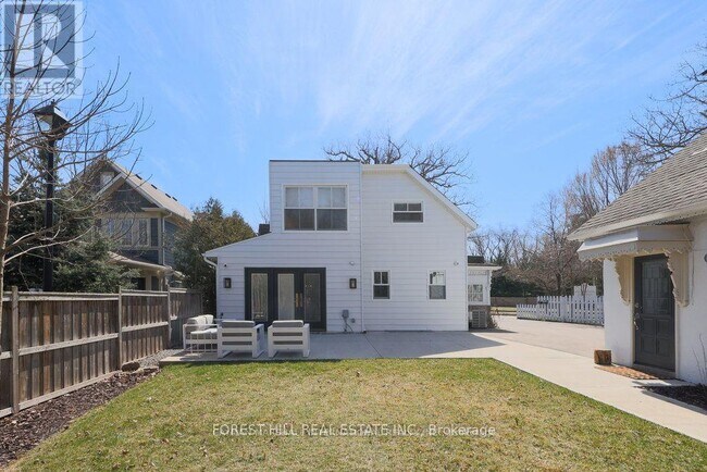 property at 1207 Lorne Park Rd