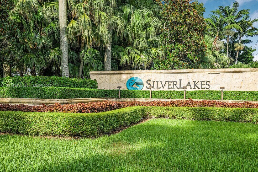 18063 SW 13th St in Pembroke Pines, FL - Building Photo