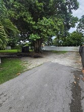 8857 SW 27th St in Miami, FL - Building Photo - Building Photo