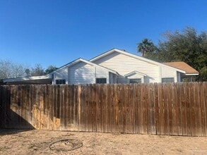 23 S 5th Ave in Edinburg, TX - Building Photo - Building Photo