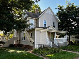 1016 3rd Ave, Unit 3 in Eau Claire, WI - Building Photo