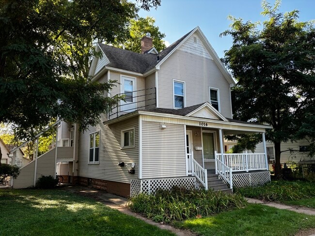 1016 3rd Ave, Unit 3