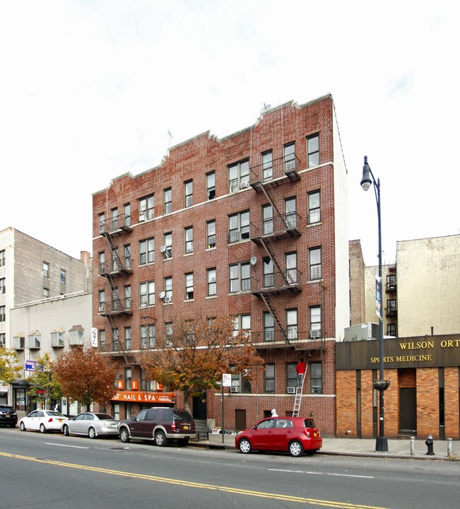 65 E Gun Hill Rd in Bronx, NY - Foto de edificio