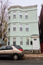 94 E Cottage St, Unit #2, in Boston, MA - Building Photo - Building Photo