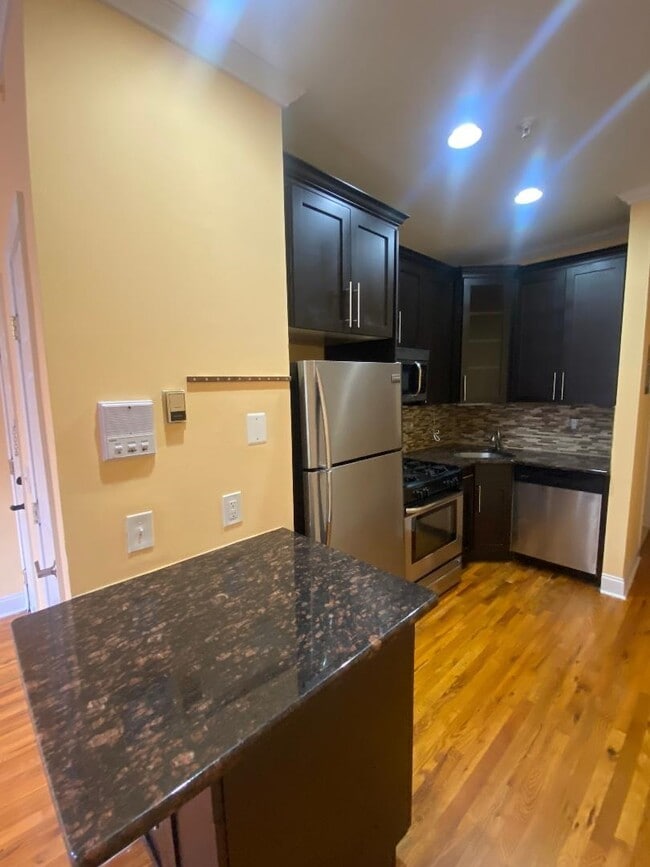 206 Washington St in Jersey City, NJ - Building Photo - Building Photo