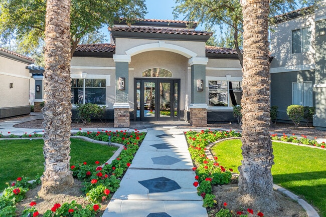 Club at Coldwater Springs in Avondale, AZ - Foto de edificio - Building Photo