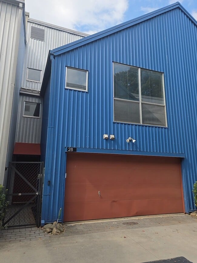 property at 920 Memorial Dr SE