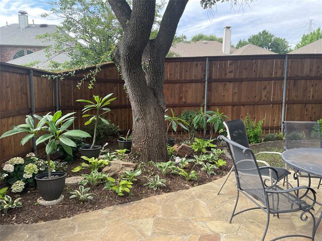 9506 Windy Hollow Dr in Irving, TX - Building Photo - Building Photo