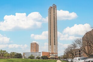 3660 N Lake Shore Dr in Chicago, IL - Building Photo