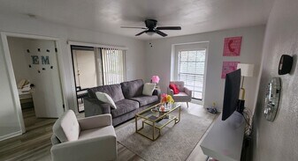 4008 Ashford Green Pl, Unit F203 in Tampa, FL - Building Photo