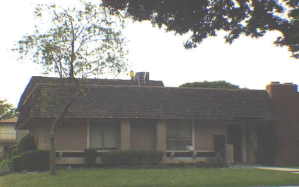 143 Linda Way in Upland, CA - Foto de edificio - Building Photo