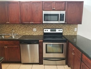 6979 SW 40th St in Miramar, FL - Building Photo - Building Photo