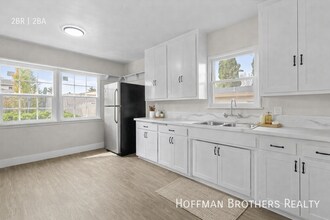 5326 Radford Ave in Los Angeles, CA - Building Photo - Building Photo