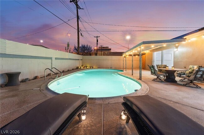 105 Marigold Ln in Las Vegas, NV - Foto de edificio - Building Photo