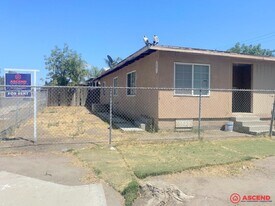 201 E 1st St in Buttonwillow, CA - Building Photo