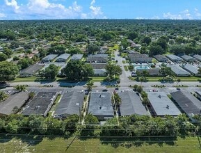 581 Kathy Ln in Margate, FL - Building Photo - Building Photo
