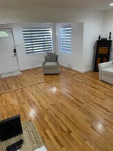 2375 NE 185th St in Miami, FL - Building Photo - Building Photo