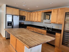 333 W Mifflin St, Unit 8090 in Madison, WI - Building Photo - Building Photo