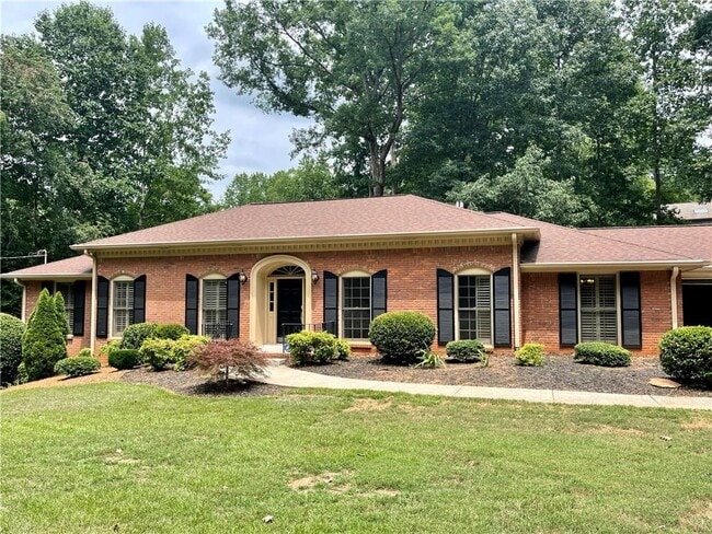 880 Richmond Hill Dr in Marietta, GA - Building Photo - Building Photo