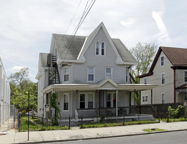 217 E Broad St in Millville, NJ - Building Photo - Building Photo