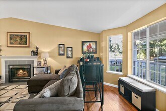 8330 Lake Forest Dr SE in Olympia, WA - Building Photo - Building Photo