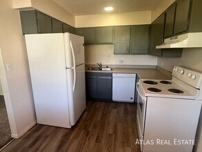 405 St Vrain Pl in Colorado Springs, CO - Building Photo - Building Photo