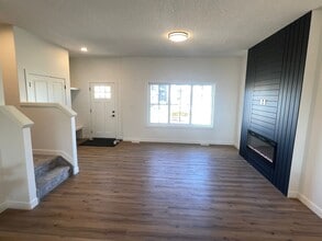 53 Chelles Wynd in St. Albert, AB - Building Photo - Building Photo
