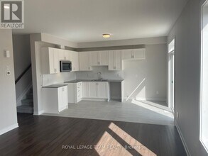 724 Eminence St in Ottawa, ON - Building Photo - Building Photo