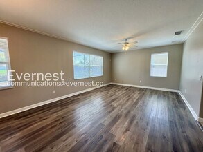 11211 Flora Springs Dr in Riverview, FL - Building Photo - Building Photo