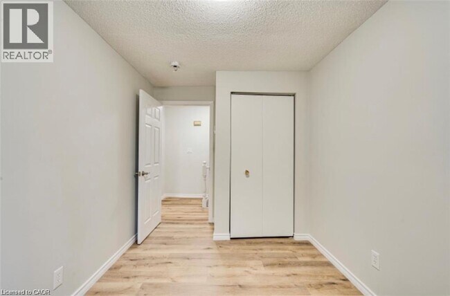 35 Albion St in Brantford, ON - Building Photo - Building Photo