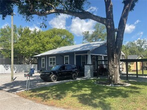 4102 N Branch Ave in Tampa, FL - Building Photo - Building Photo