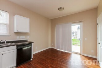 1309 Peach Park Ln in Charlotte, NC - Foto de edificio - Building Photo