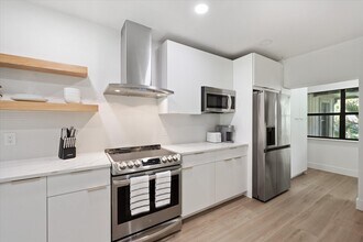 2810 Polo Island Dr in Wellington, FL - Building Photo - Building Photo