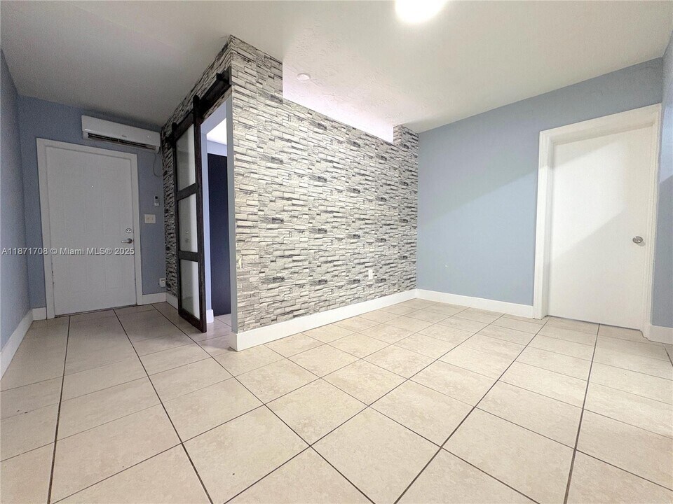 1815 McKinley St in Hollywood, FL - Foto de edificio