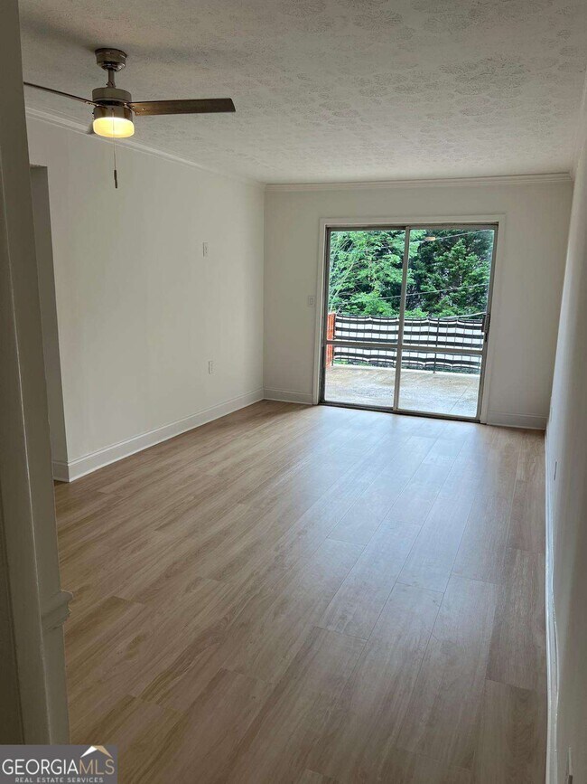 property at 2805 Northeast Expy