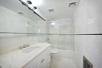 25 Murray St in New York, NY - Building Photo - Building Photo