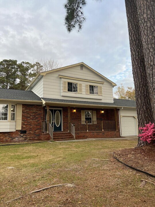 604 Little John Ave in Jacksonville, NC - Building Photo