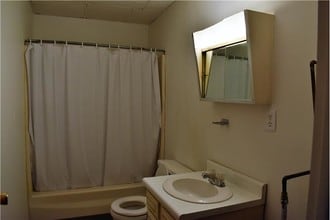 183 Woodmont Ave-Unit -#6 in Steubenville, OH - Building Photo - Building Photo