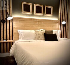 657 Thompson Rd S in Milton, ON - Building Photo - Building Photo