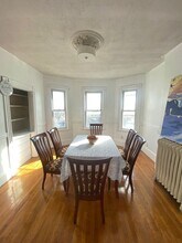 58 Aspinwall Ave, Unit 3 in Brookline, MA - Building Photo - Building Photo