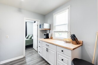 455 Stanley Ave, Unit 1 in Cincinnati, OH - Building Photo - Building Photo